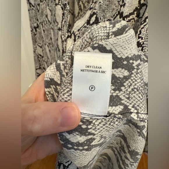 A.L.C. Noreen Dolman Snake-Print Silk Blouse size 2 - Picture 7 of 11